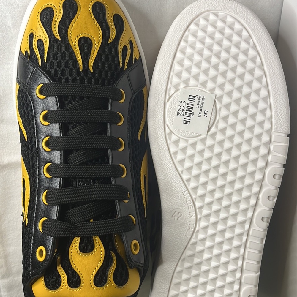 🐻Moschino Flames🔥Black Sneakers Brand New! - Picture 3 of 7